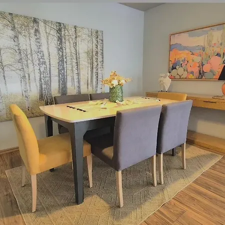 شقة Kaira Homes 3 *